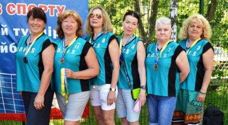Дві команди з Кам’янського стали призерами ветеранського чемпіонату України з волейболу