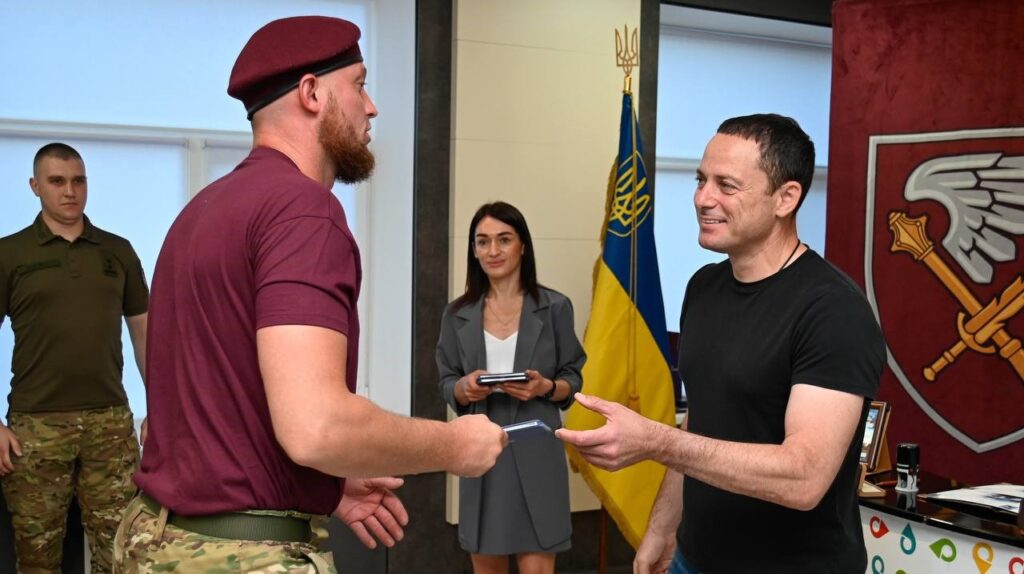 В Кам’янському відбулися урочистості з нагоди річниці створення 147-ї окремої артилерійської бригади - ФОТО
