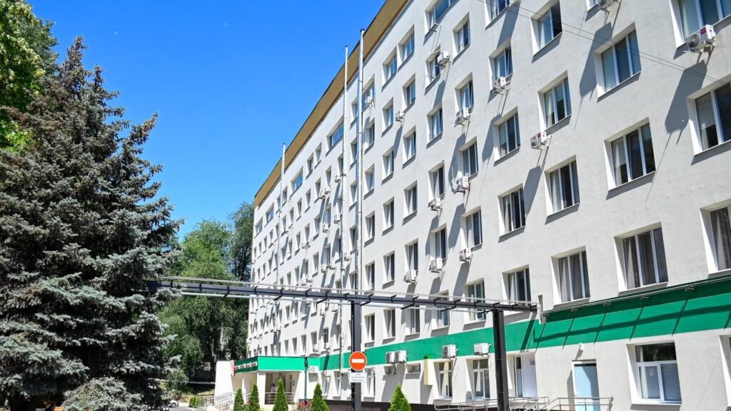 Одна з лікарень Кам'янського отримала гуманітарну допомогу майже на 400 тис. доларів від благодійників - ФОТО