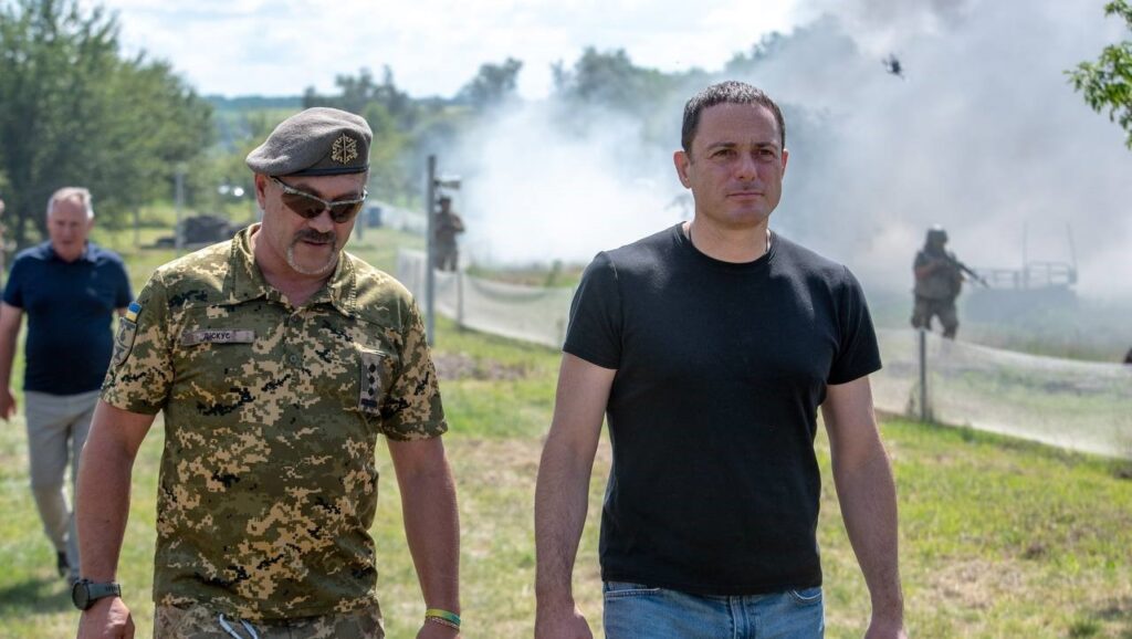 Мер Кам'янського привітав 152-й навчальний центр Сил територіальної оборони ЗСУ з триріччям з дня створення - ФОТО