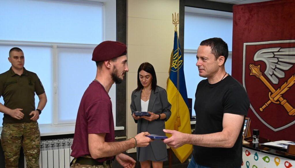 В Кам’янському відбулися урочистості з нагоди річниці створення 147-ї окремої артилерійської бригади - ФОТО