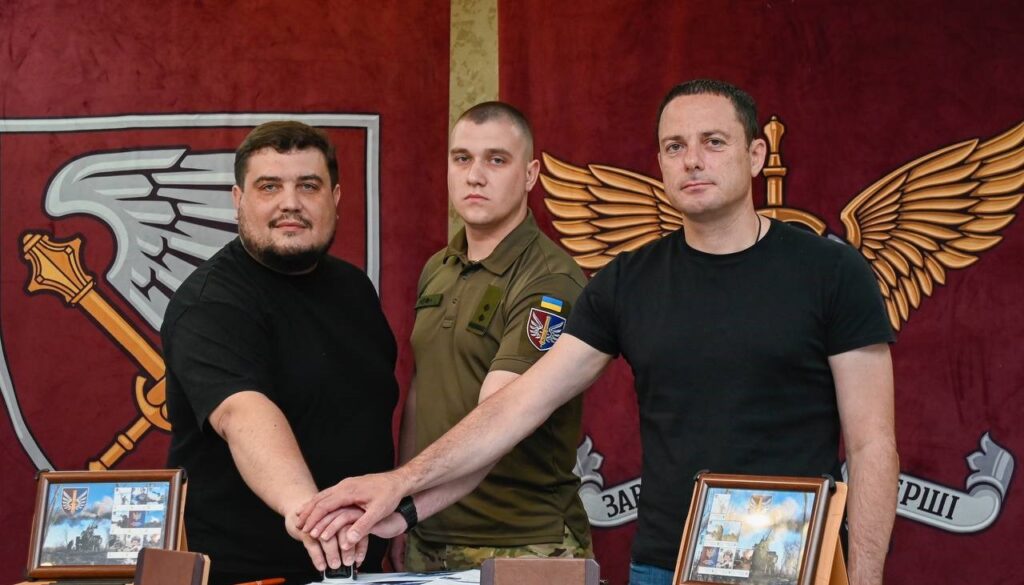 В Кам’янському відбулися урочистості з нагоди річниці створення 147-ї окремої артилерійської бригади - ФОТО