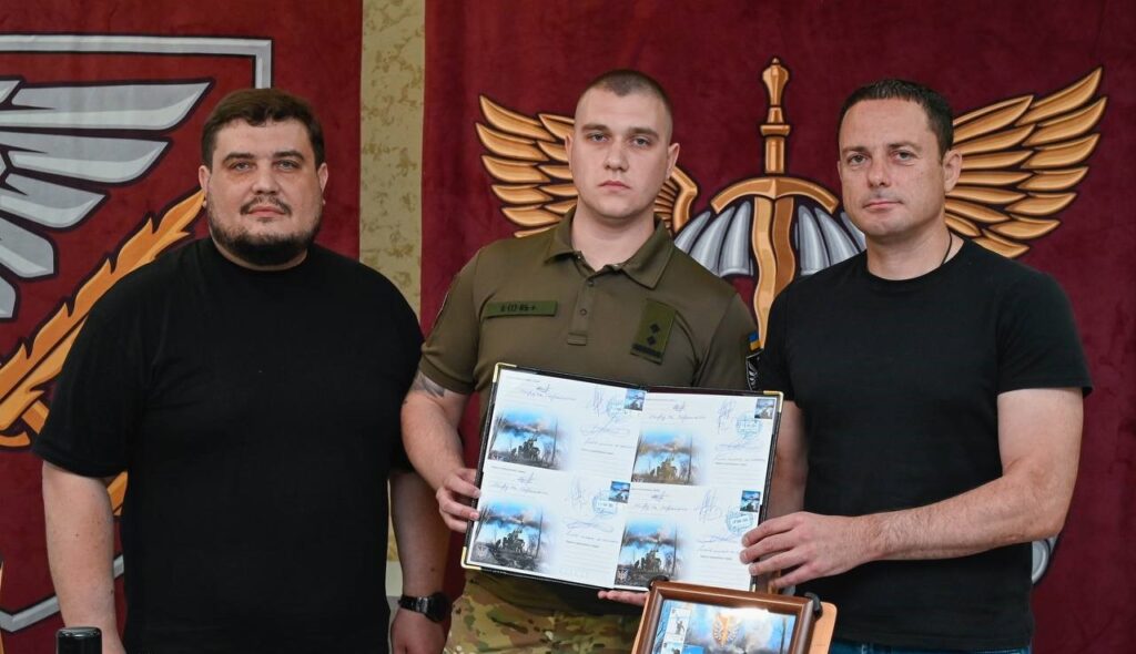 В Кам’янському відбулися урочистості з нагоди річниці створення 147-ї окремої артилерійської бригади - ФОТО