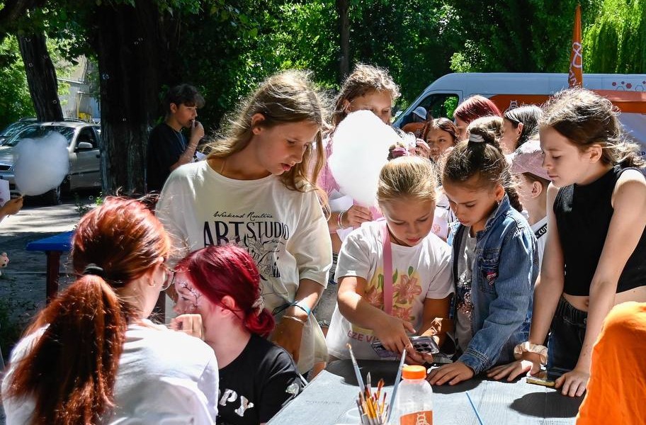В Кам'янському благодійники організували літній відпочинок для дітей громади - ФОТО