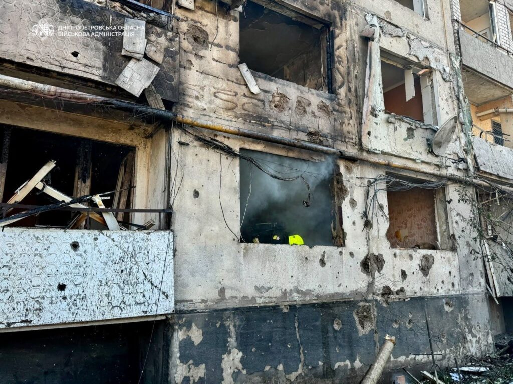 Ворог атакував КАБом Павлоград: двоє загиблих, понад десять поранених - ФОТО