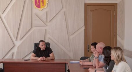 В Кам’янському представники влади та міжнародних організацій обговорювали питання захисту прав дітей