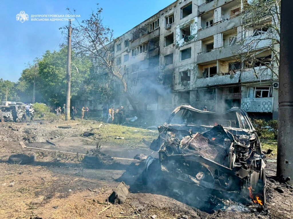 Ворог атакував КАБом Павлоград: двоє загиблих, понад десять поранених - ФОТО