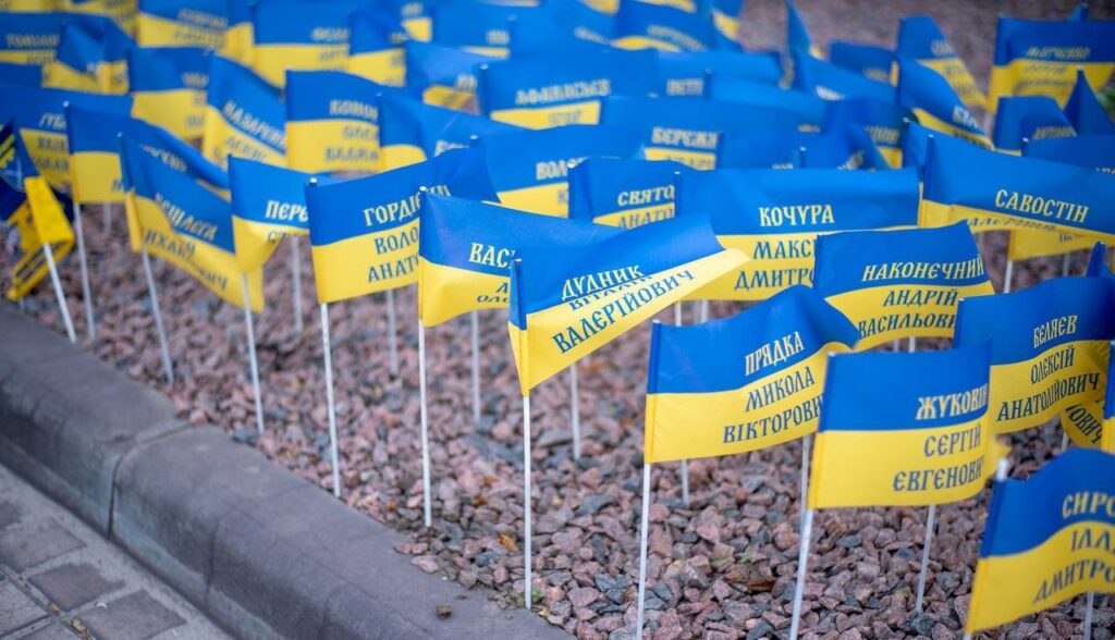 Сьогодні в Україні вшановують пам'ять тих, хто був страчений, закатований або загинув в полоні - ФОТО