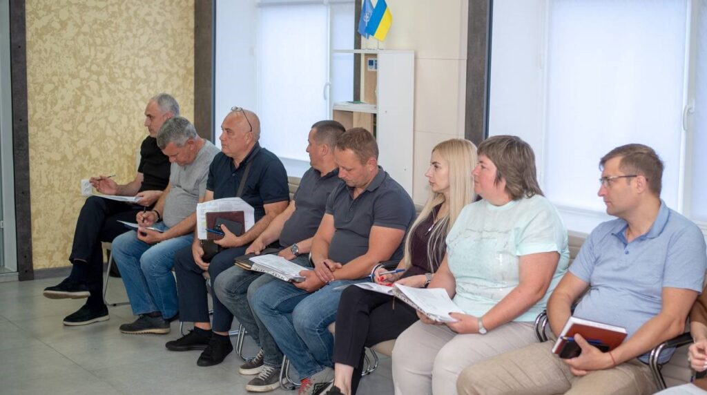 Незадовільне водопостачання, підтримка дитячого авіамоделювання та ремонт покрівлі у дитсадку: з якими питаннями кам'янчани прийшли на особистий прийом до мера - ФОТО