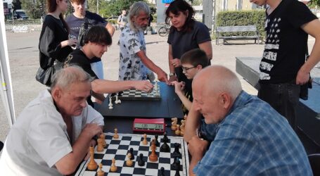 Геннадій Максимів став абсолютним переможцем шахових турнірів у Кам’янському