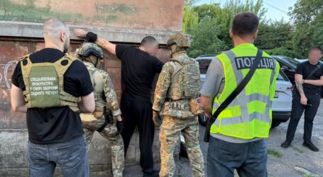 У Дніпрі співробітників ТЦК та СП затримали за вимагання грошей у військовозобов’язаних