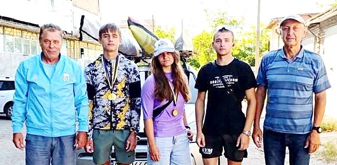 Кам’янські веслувальники здобули «золото» та вибороли путівки на фінал чемпіонату України