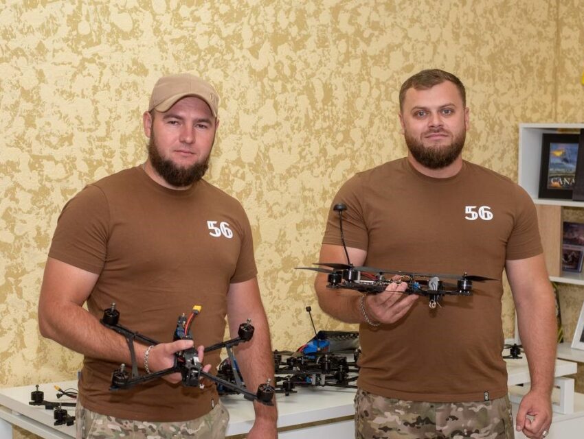 Кам’янське передало FPV-дрони для захисників, що захищають країну на Донеччині