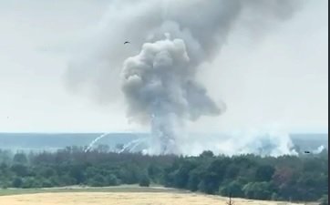 Вибух арсеналу в Курилівці: один охоронець загинув, пошкоджені два десятки будинків, а постраждалим погрожують розправою за розголос - ФОТО