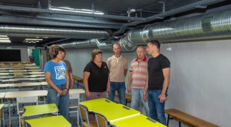 Ремонтують покрівлі, модернізують харчоблоки та укриття: в Кам’янському навчальні заклади готують до нового навчального року