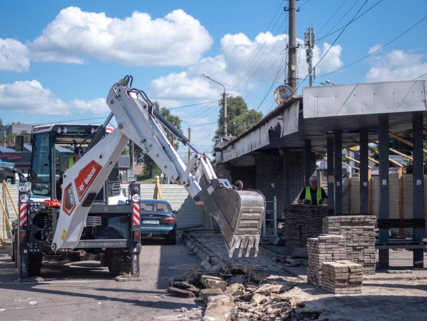 В Кам’янському до кінця року планують повністю оновити зупинковий комплекс на площі Софії Шаповалової