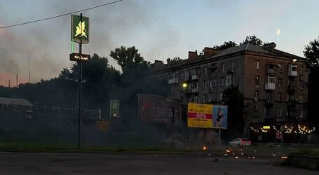У Кам’янському російський дрон ледь не влучив в АЗС у центрі міста (відео)
