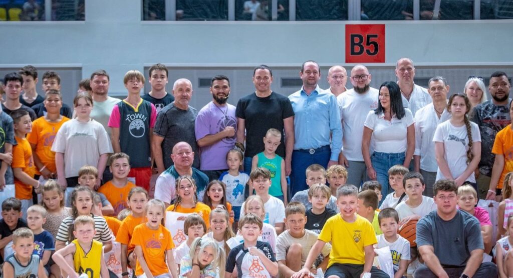 В Кам'янському вже шостий рік працює благодійний баскетбольний табір «I Can Do All Things» - ФОТО