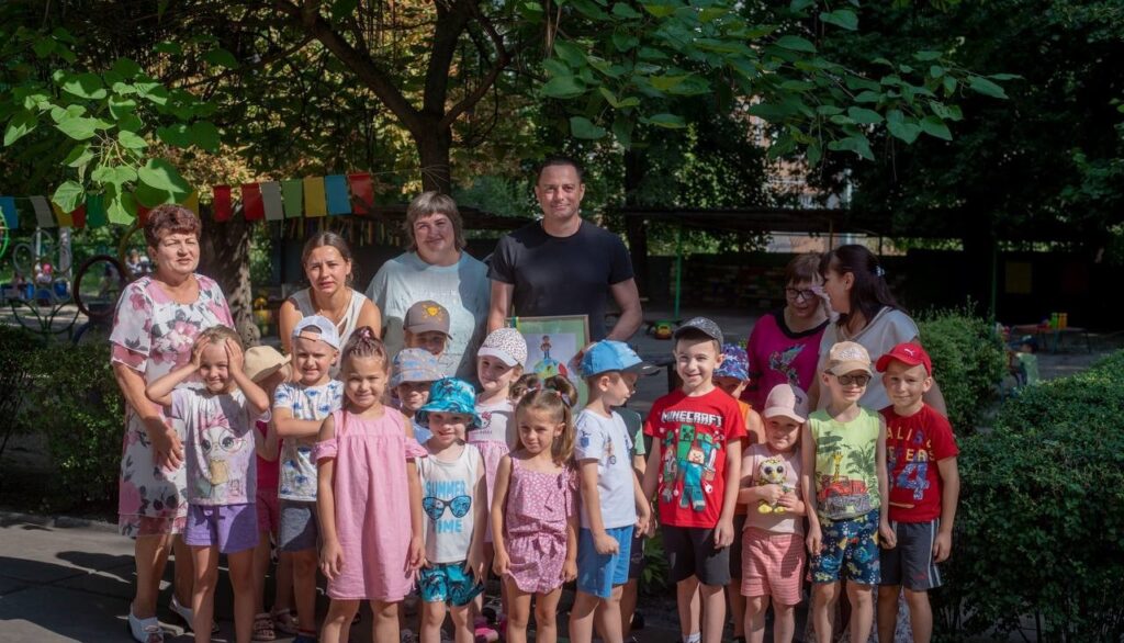 В Кам'янському школи та дитячі садки готують до нового навчального року - ФОТО