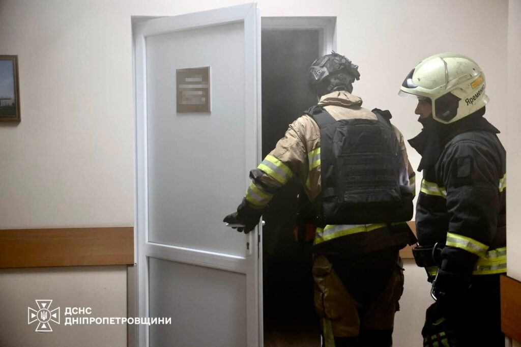 У Дніпрі одна людина загинула під час пожежі в одній з міських лікарень - ФОТО
