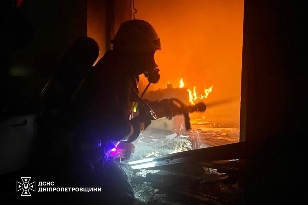 У Дніпрі одна людина загинула під час пожежі в одній з міських лікарень - ФОТО