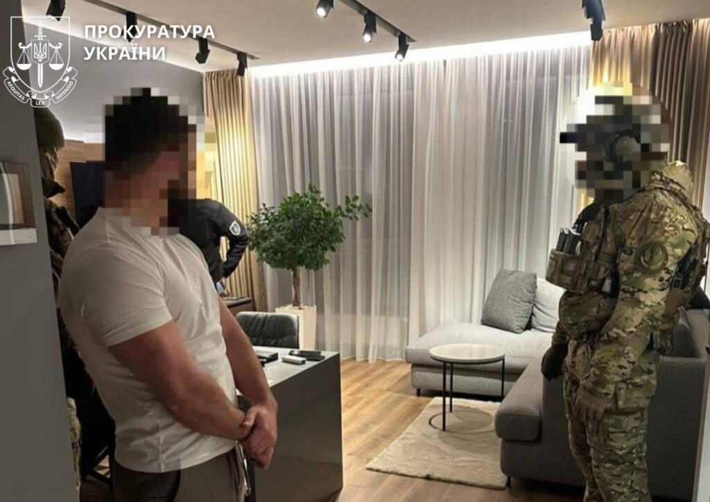 Шахрайство, незаконне збагачення, мандрівки за кордон замість служби, підміна продуктів для ЗСУ: перед судом постане майор тилу однієї з бригад ДШВ та його підлегла - ФОТО