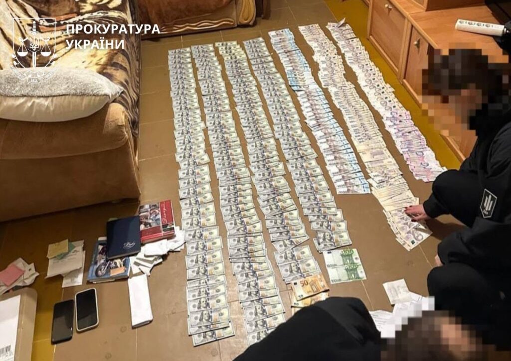 Шахрайство, незаконне збагачення, мандрівки за кордон замість служби, підміна продуктів для ЗСУ: перед судом постане майор тилу однієї з бригад ДШВ та його підлегла - ФОТО