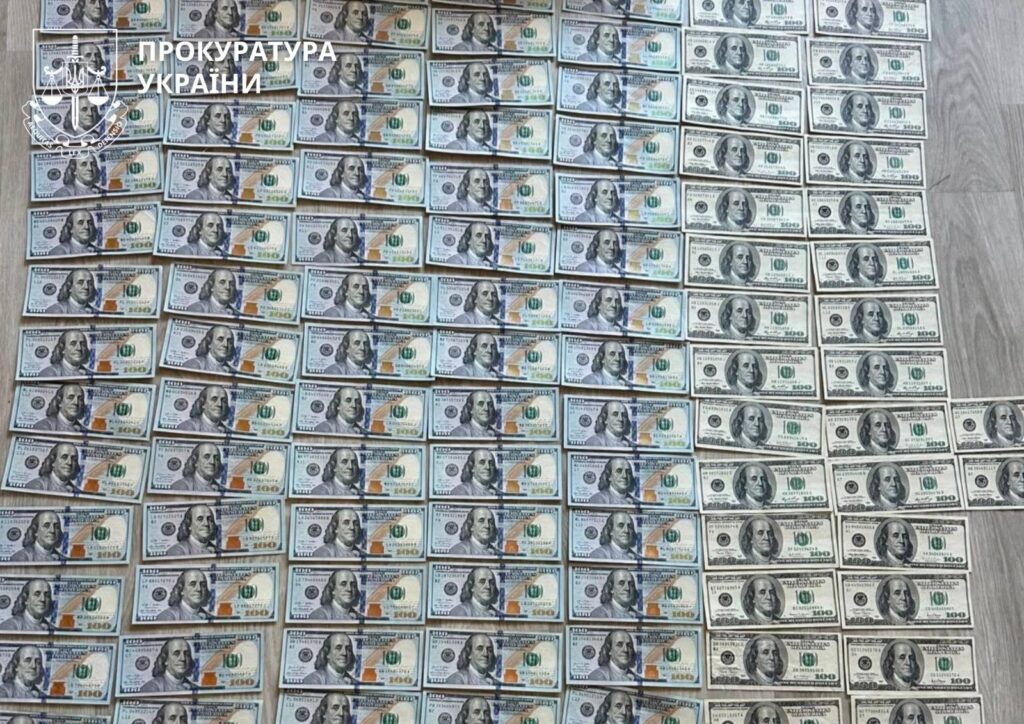 Або платиш, або йдеш у штурмовий підрозділ: на Дніпропетровщині чотирьох фігурантів підозрюють у вимаганні грошей з військового - ФОТО