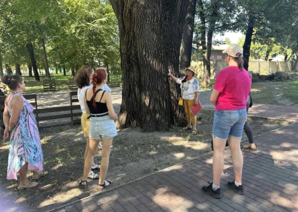 Минуле та сьогодення парків Кам’янського – в одній недільній прогулянці - ФОТО
