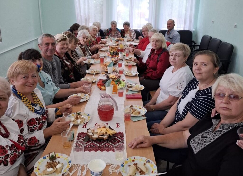 В Центрі надання соціальних послуг Кам'янського провели захід до Дня українського сала - ФОТО