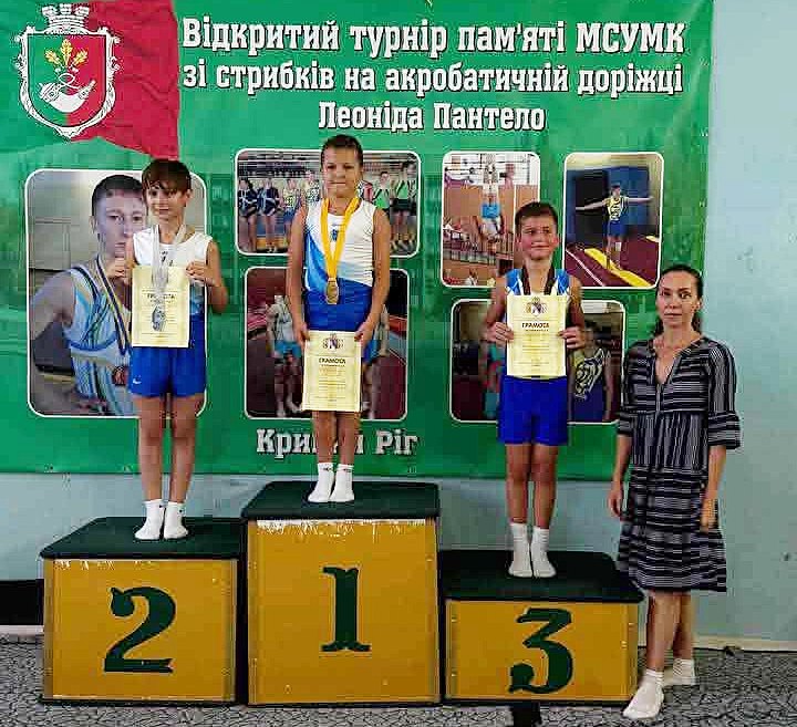 Акробати з Кам'янського стали призерами Кубка Дніпропетровщини - ФОТО