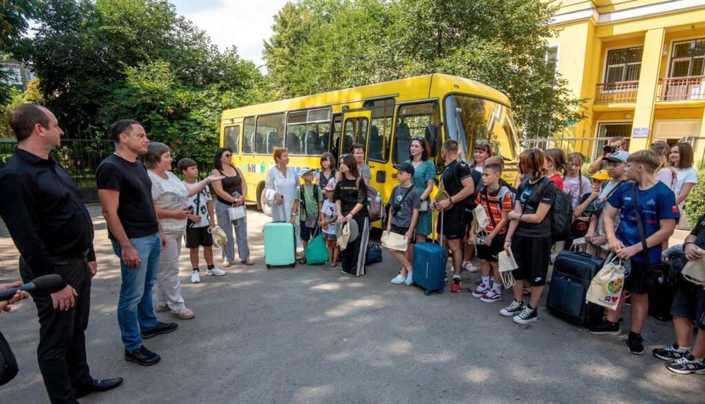 Діти наших захисників з Кам'янського поїхали на відпочинок до німецького Вупперталю - ФОТО