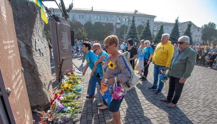 В Кам’янському сьогодні відбулись скорботні заходи з ушанування пам’яті загиблих на війні захисників
