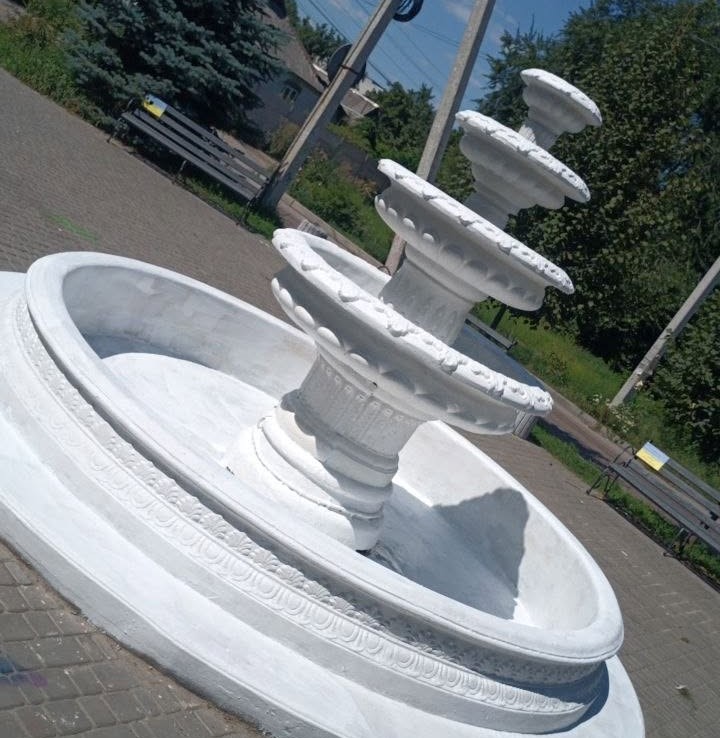 В Кам'янському приводять до ладу міські фонтани - ФОТО