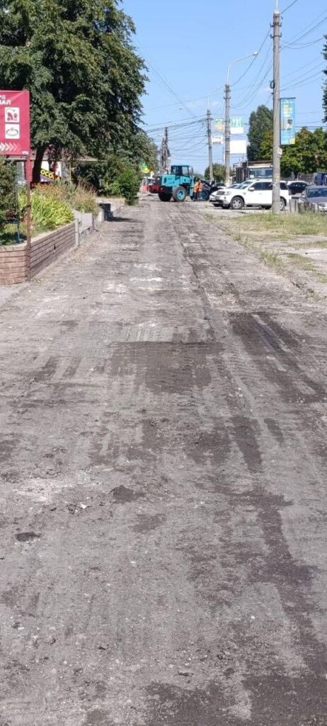Комунальники Кам'янського прозвітували про роботи, що здійснюють на цьому тижні - ФОТО