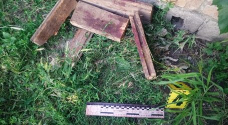 Добивав табуреткою: в Кам`янському районі чоловік через ревнощі забив до смерті знайомого