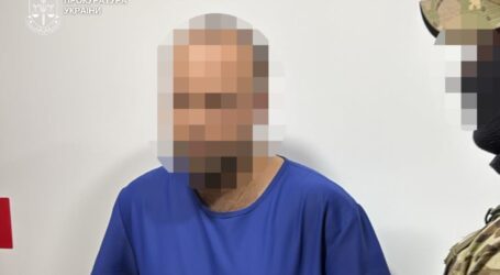 Три тисячі доларів США за підтвердження інвалідності: у Дніпрі затримали лікаря, який вимагав хабар у військового