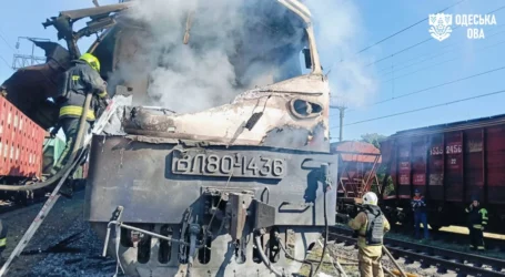 Загинули машиніст і його помічник: в Укрзалізниці розповіли подробиці наслідків удару «Шахеда» по потягу Дніпро-Одеса (ВІДЕО)