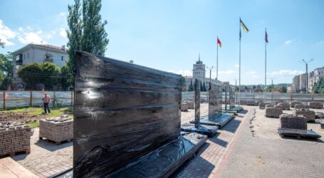 В Кам’янському реконструюють Меморіальний комплекс на Майдані Героїв