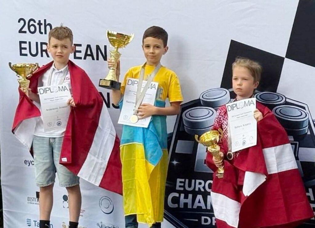 Юний шашкіст з Кам'янського Ярослав Радченко став чемпіоном Європи з міжнародних шашок - ФОТО
