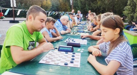 Переможцями літньої першості Кам’янського з шашок-64 стали Антон Малий і Ольга Губарєва
