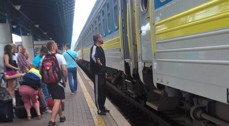 Продаж квитків з Дніпра на захід України на кінець літа зараз недоступний