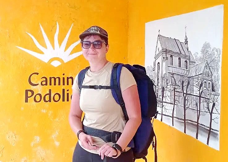 Альона Губарєва: «Багато хто питав чого сама, куди йду, чи не страшно? А коли чули, що прямую в Кам’янець, то вигукували: “О, Боже, це ж так далеко!”