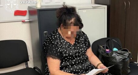 Пропонувала операцію на хребті заради непридатності: у Дніпрі викрили медсестру на хабарі у 12 тисяч доларів