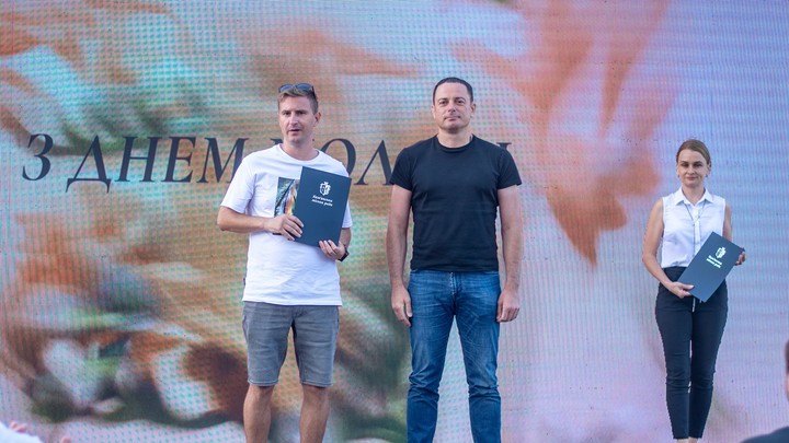В Кам'янському до Дня молоді відзначили найкращих представників молодіжної спільноти міста - ФОТО