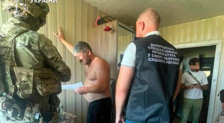 Або платиш, або йдеш у штурмовий підрозділ: на Дніпропетровщині чотирьох фігурантів підозрюють у вимаганні грошей з військового