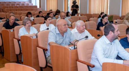 В Кам’янському відбулась позачергова сесія міськради