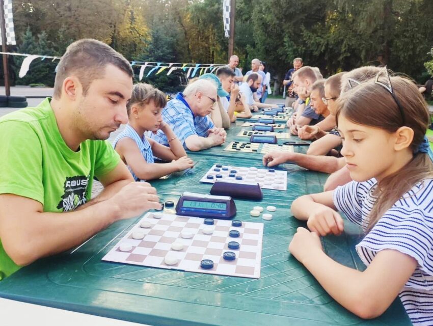 Переможцями літньої першості Кам’янського з шашок-64 стали Антон Малий і Ольга Губарєва