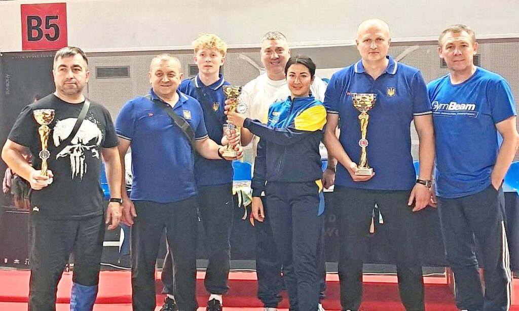 Кам'янські тхеквондисти стали абсолютними переможцями чемпіонату Дніпропетровщини, що пройшов у нашому місті - ФОТО
