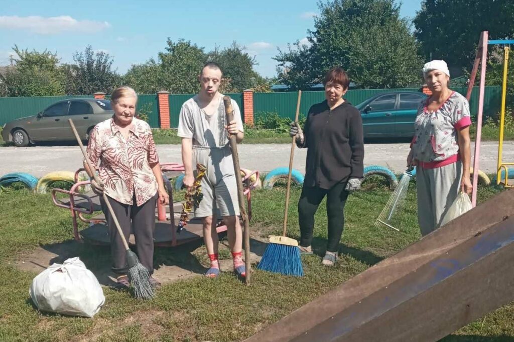 Органи самоорганізації населення в Кам'янському долучилися до Всесвітнього дня прибирання - ФОТО